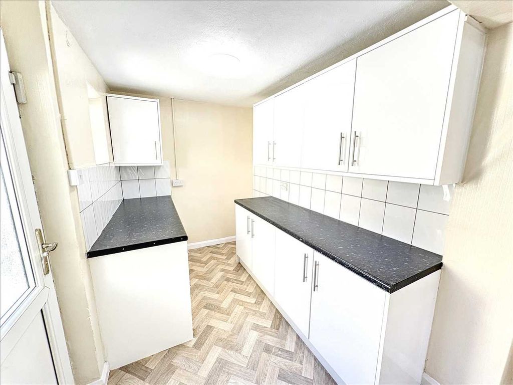 Property photo 3 of 25