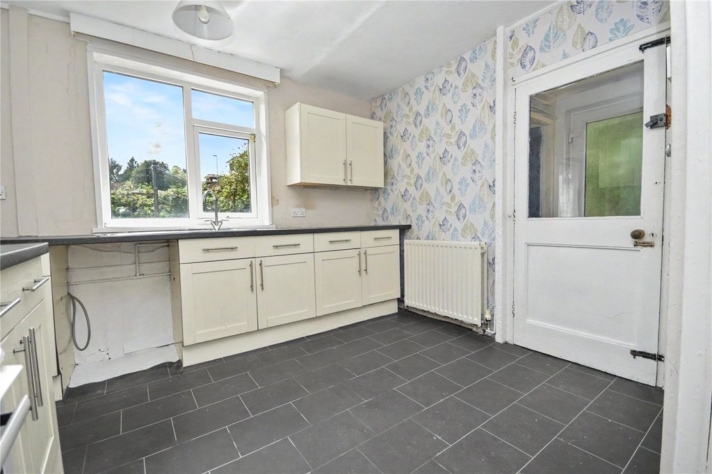 Property photo 2 of 9 Picture No. 16