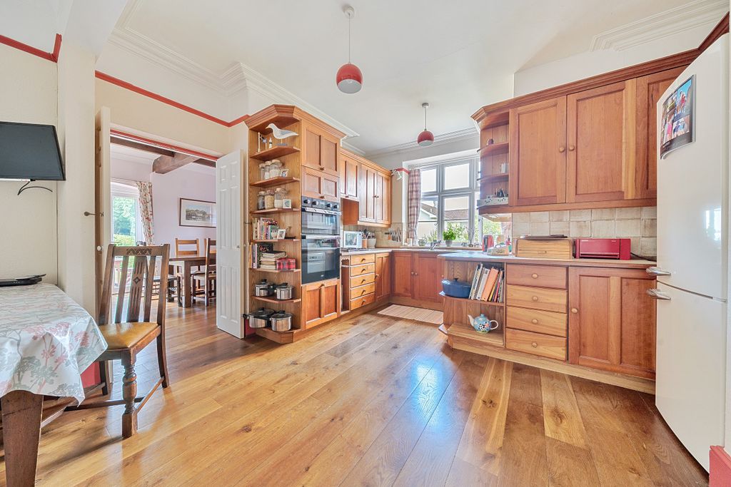 Property photo 3 of 29 Kitchen / Breakfast Room