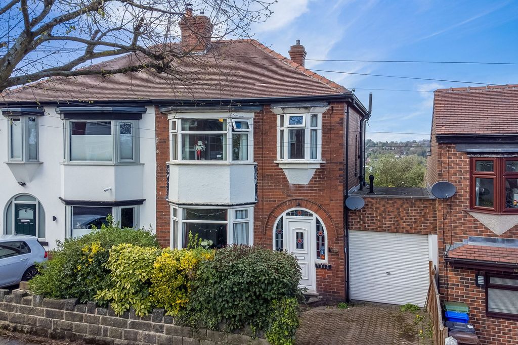 Property photo 1 of 16