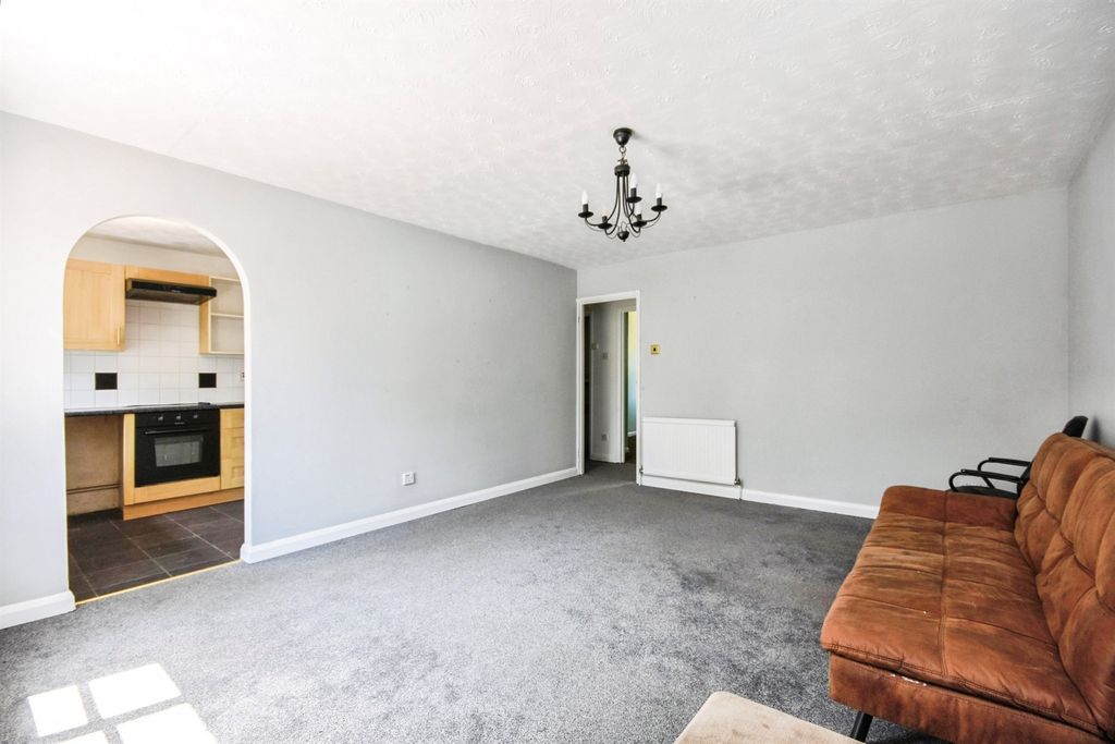 Property photo 2 of 13