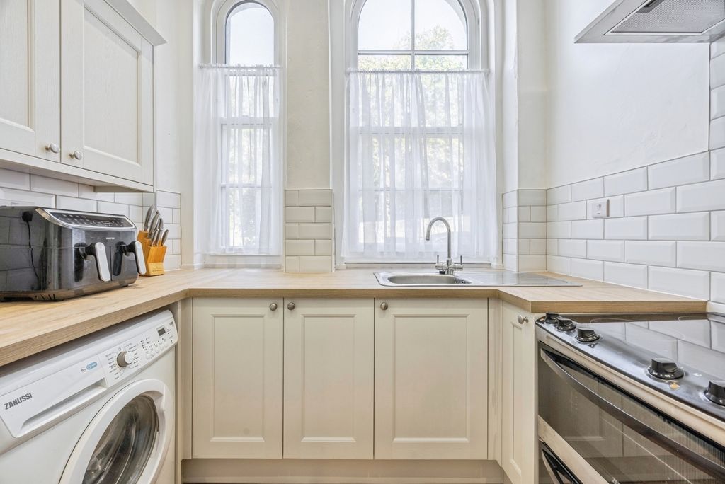 Property photo 3 of 14 Pbox-Img.Jpg