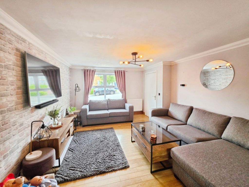 Property photo 3 of 35 Pbox-Img.Jpg