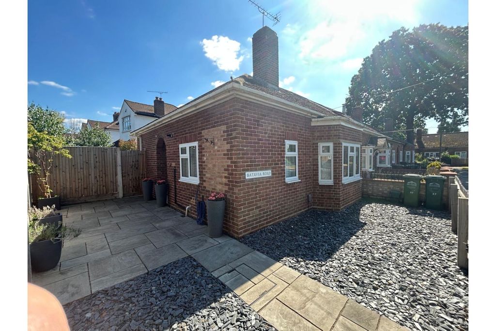 Property photo 1 of 28