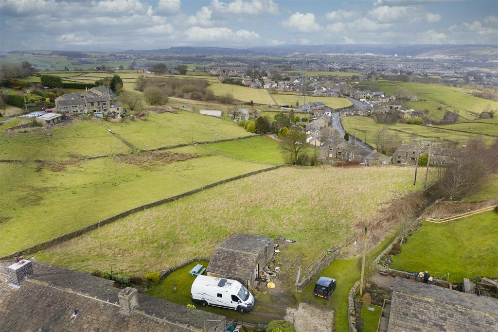 Property photo 2 of 17