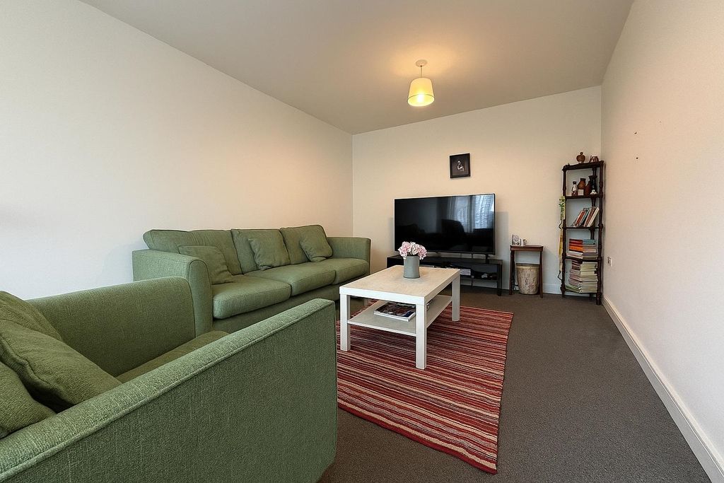 Property photo 2 of 9 Image