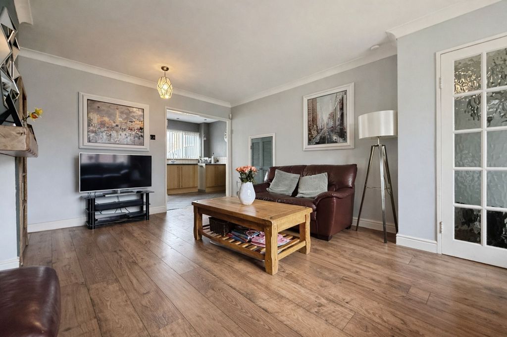 Property photo 3 of 24