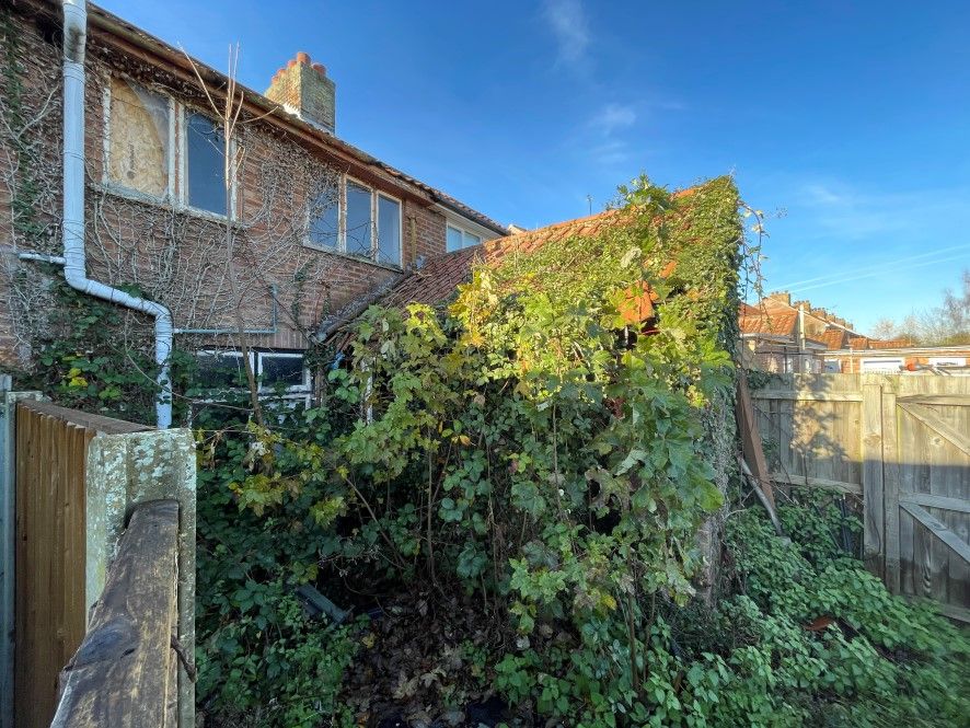 Property photo 2 of 18