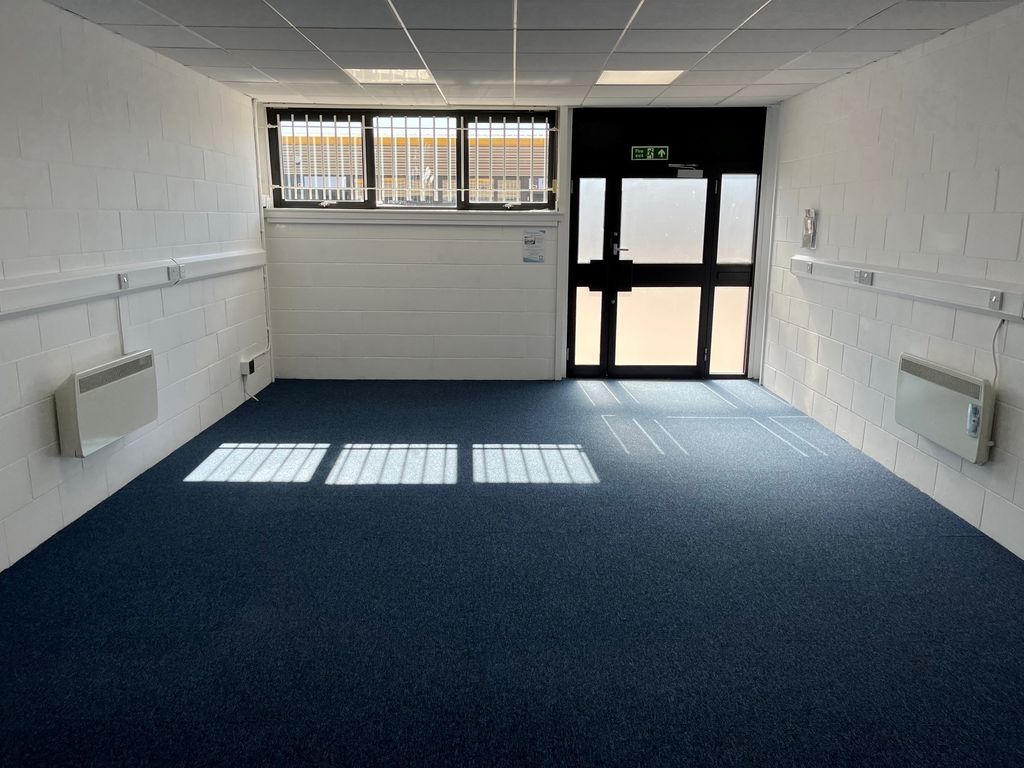 Property photo 3 of 8 B7 Small Office