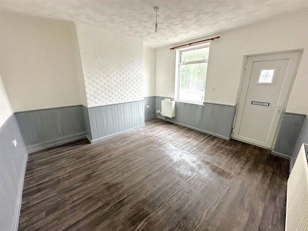Property photo 3 of 13 222.Jpg