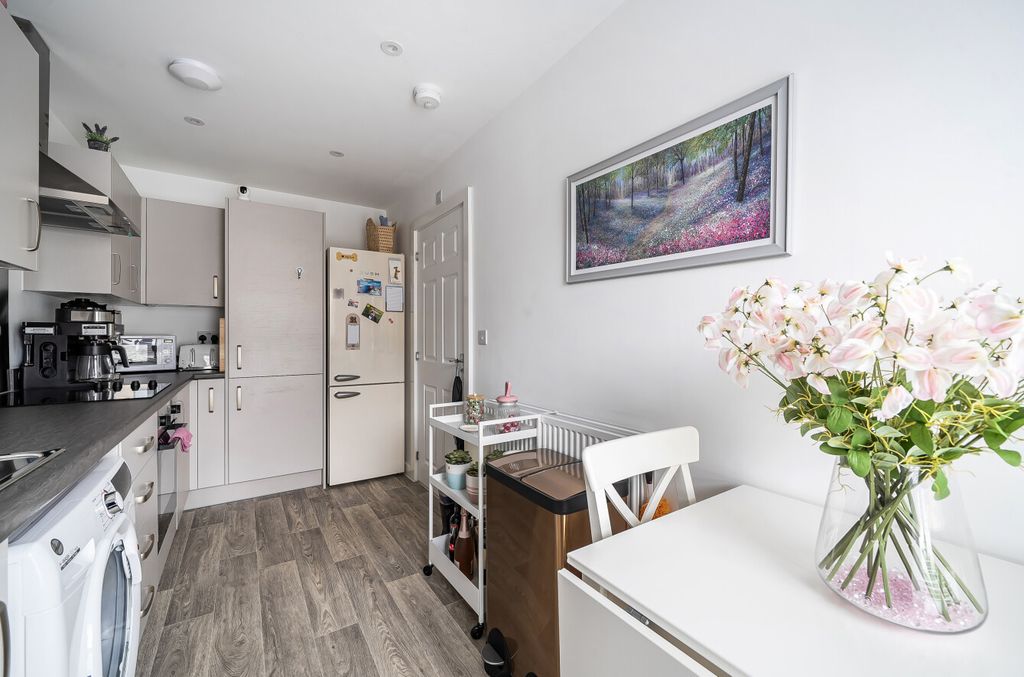 Property photo 2 of 14 1470988-15-6A2A7c...