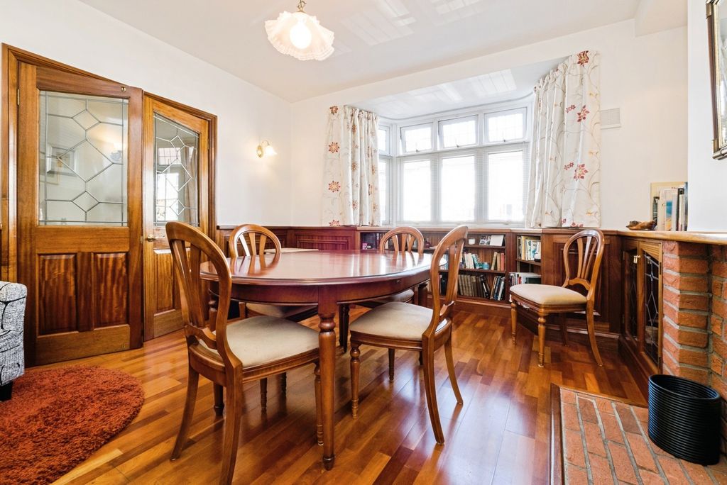 Property photo 3 of 27 Pbox-Img.Jpg