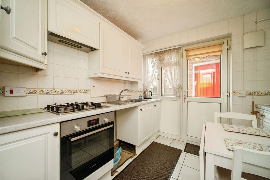 Property photo 2 of 13