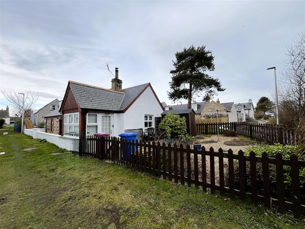 Property photo 2 of 21