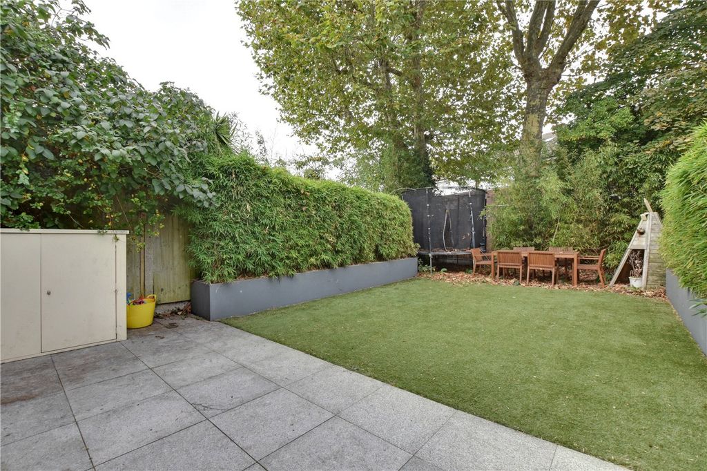 Property photo 3 of 25 Picture No. 15