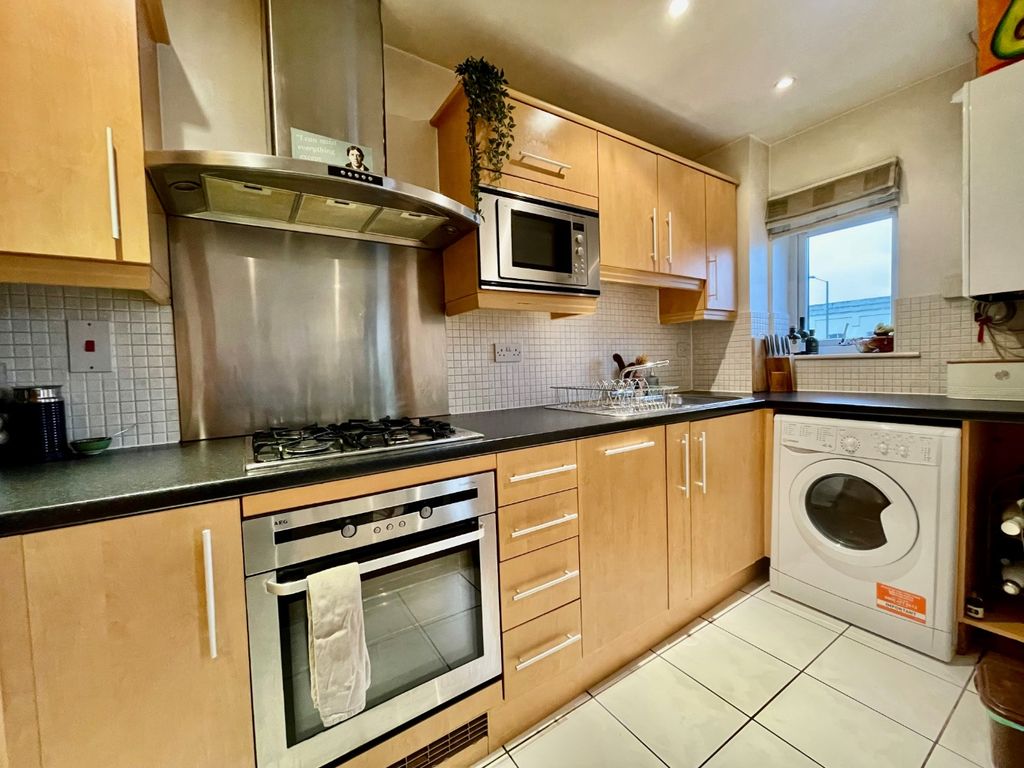 Property photo 3 of 11 702173