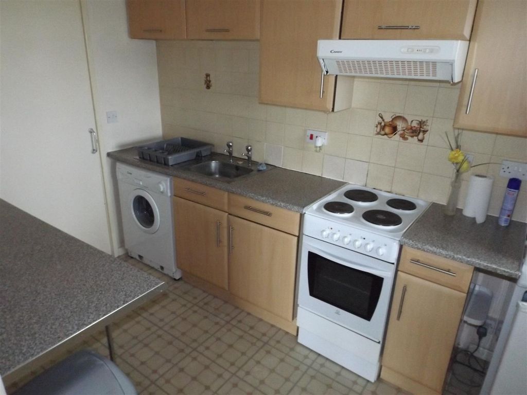 Property photo 2 of 9