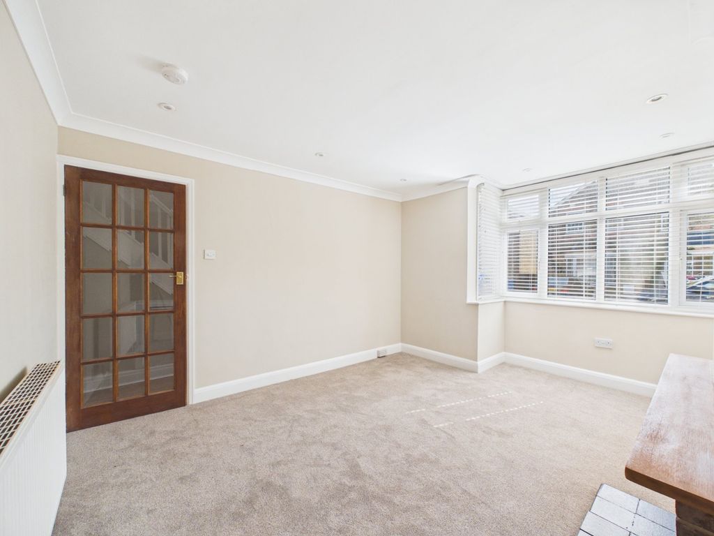 Property photo 2 of 20 Picture No. 12