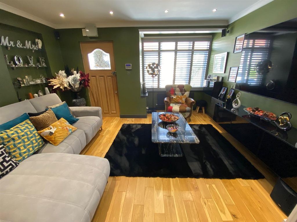 Property photo 3 of 38 B40.Jpg