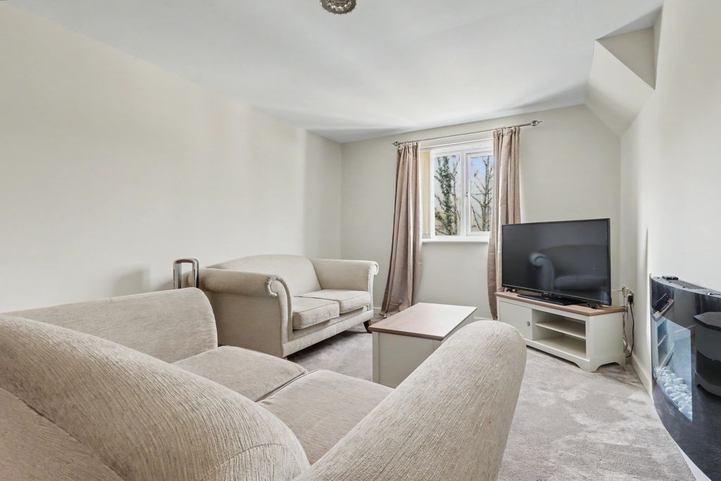 Property photo 3 of 12 3- Rob Hammond Ewemove Pontefract