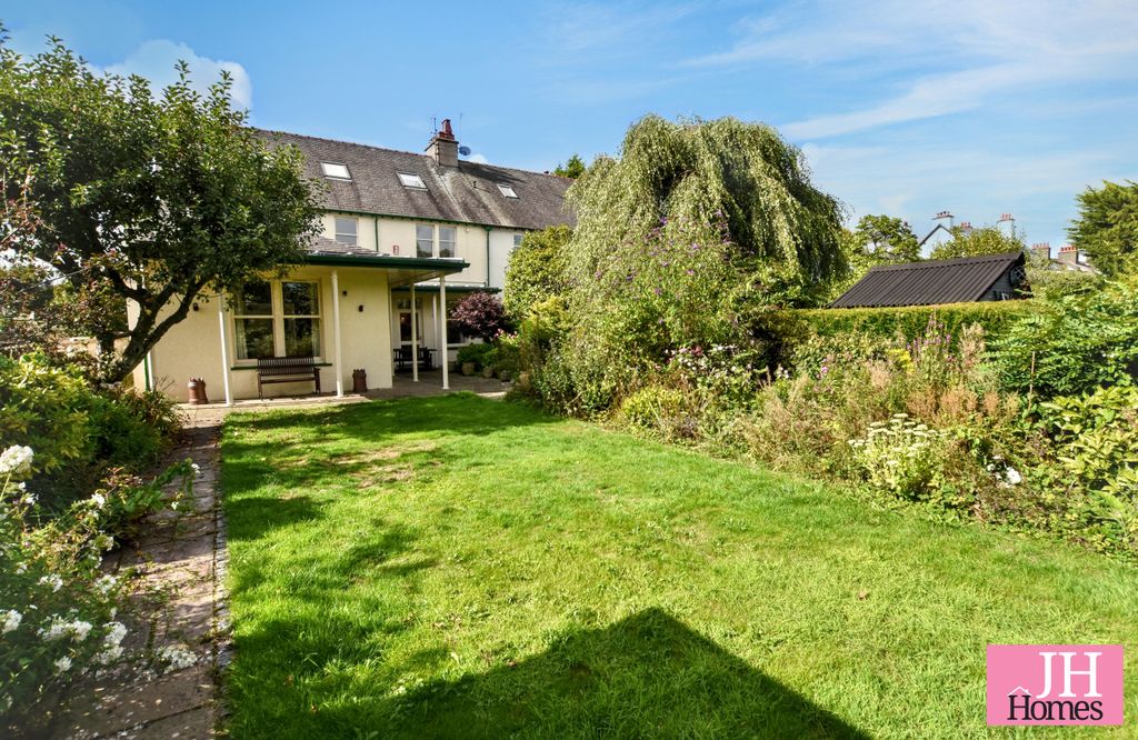 Property photo 3 of 40