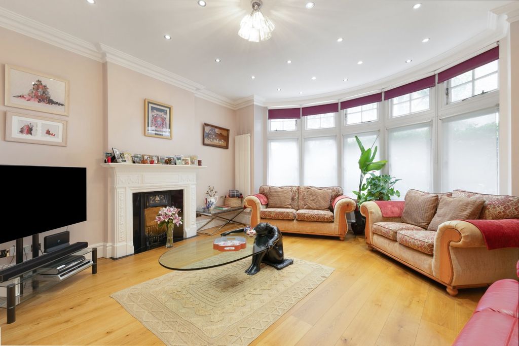 Property photo 1 of 19 Picture No. 02