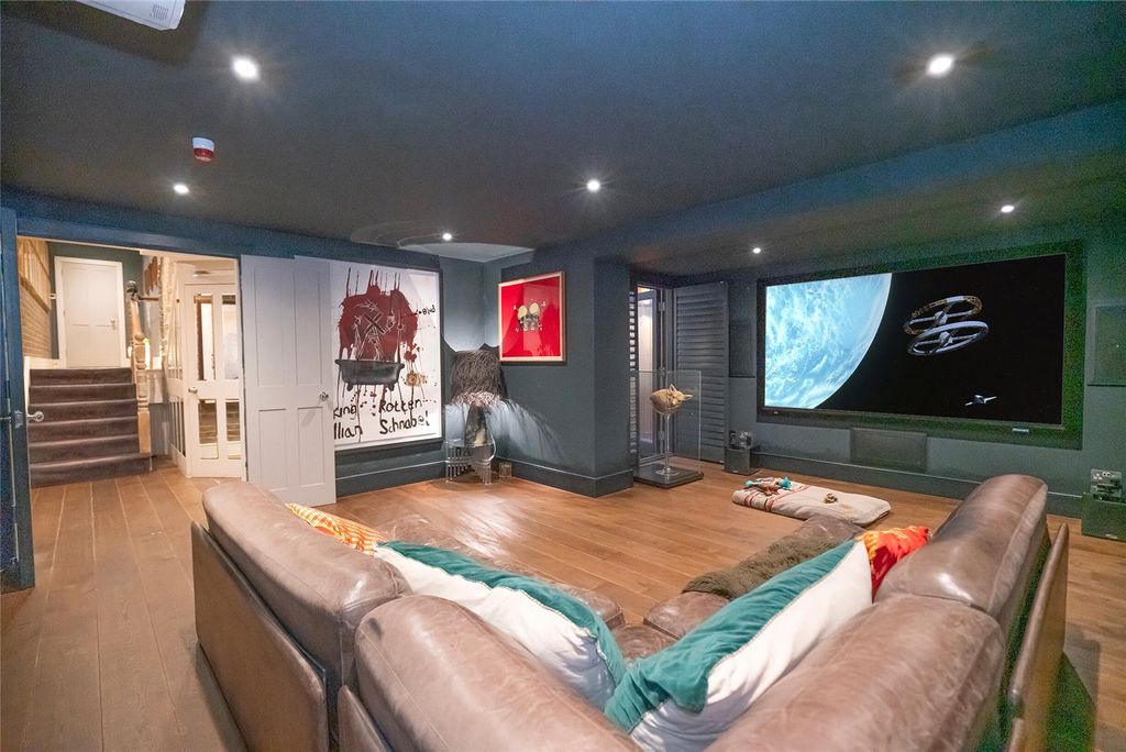 Property photo 1 of 33 Picture No. 13