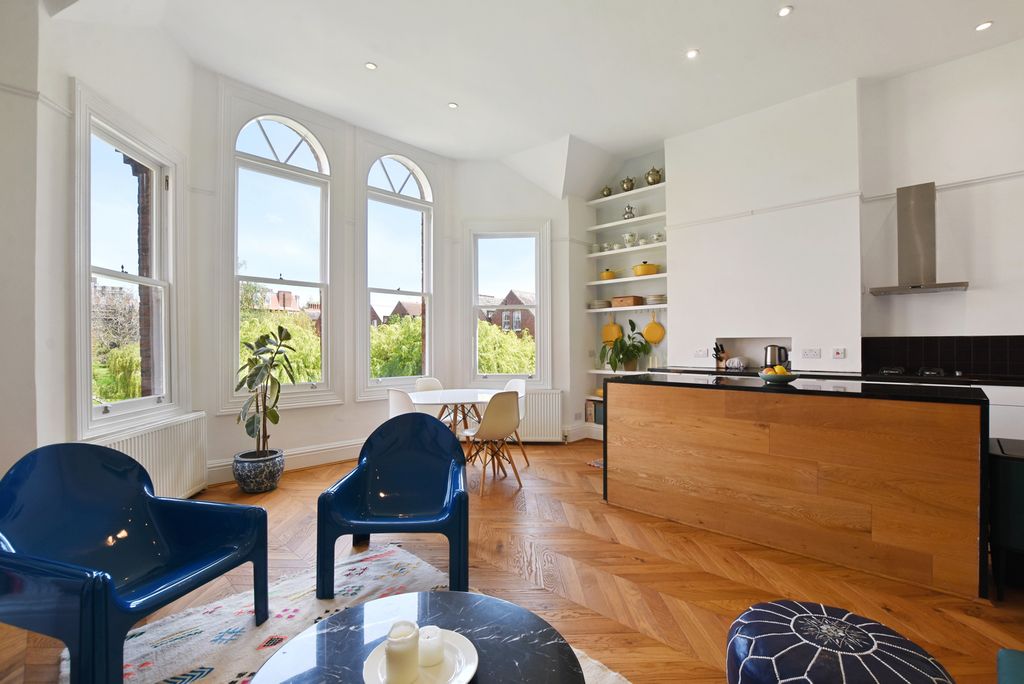 Property photo 2 of 12