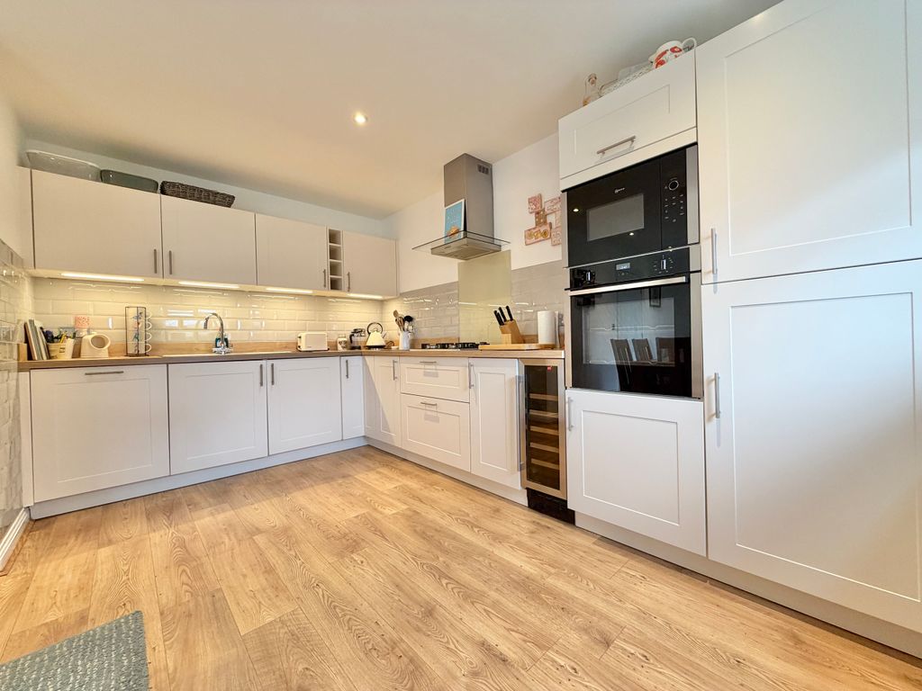 Property photo 2 of 23 Kitchen