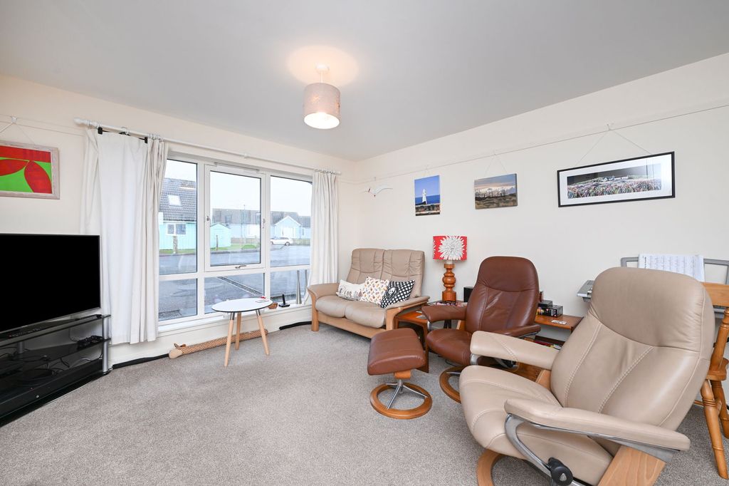 Property photo 3 of 40