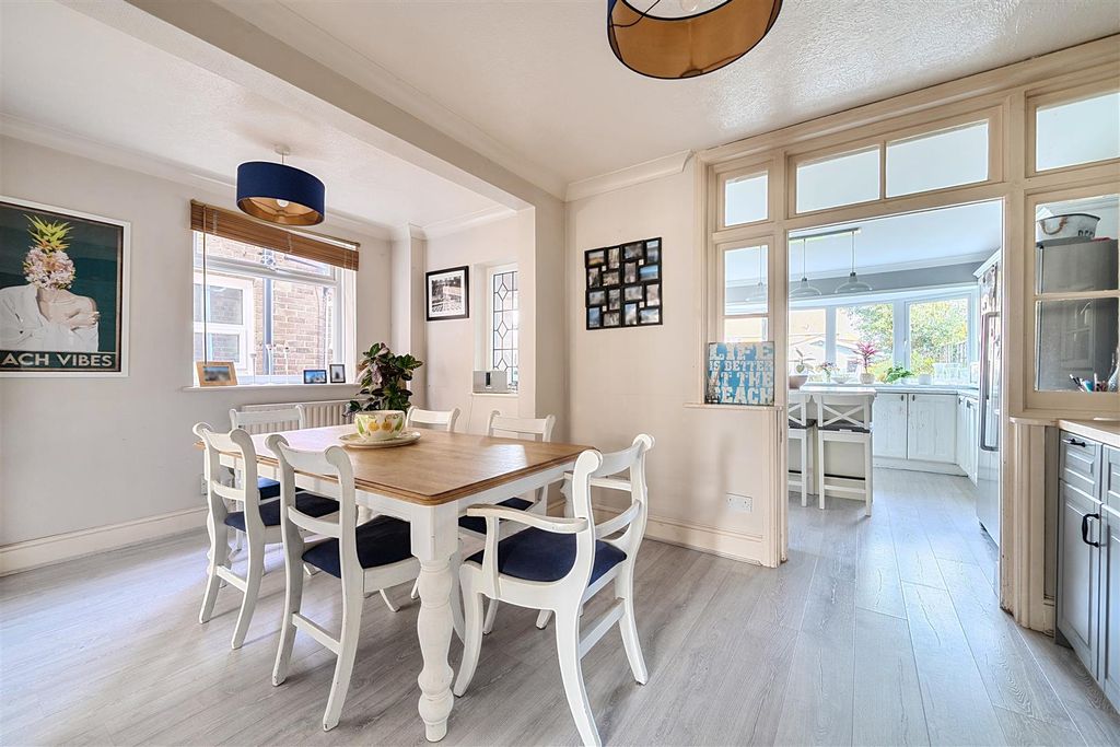 Property photo 3 of 21 Dining Room