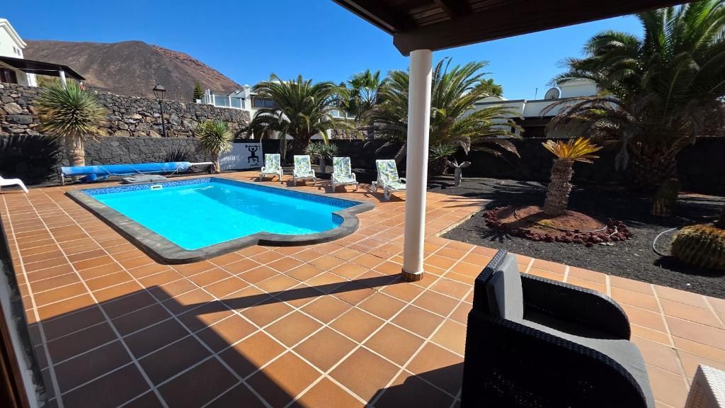 Property photo 3 of 10 <Caption/>