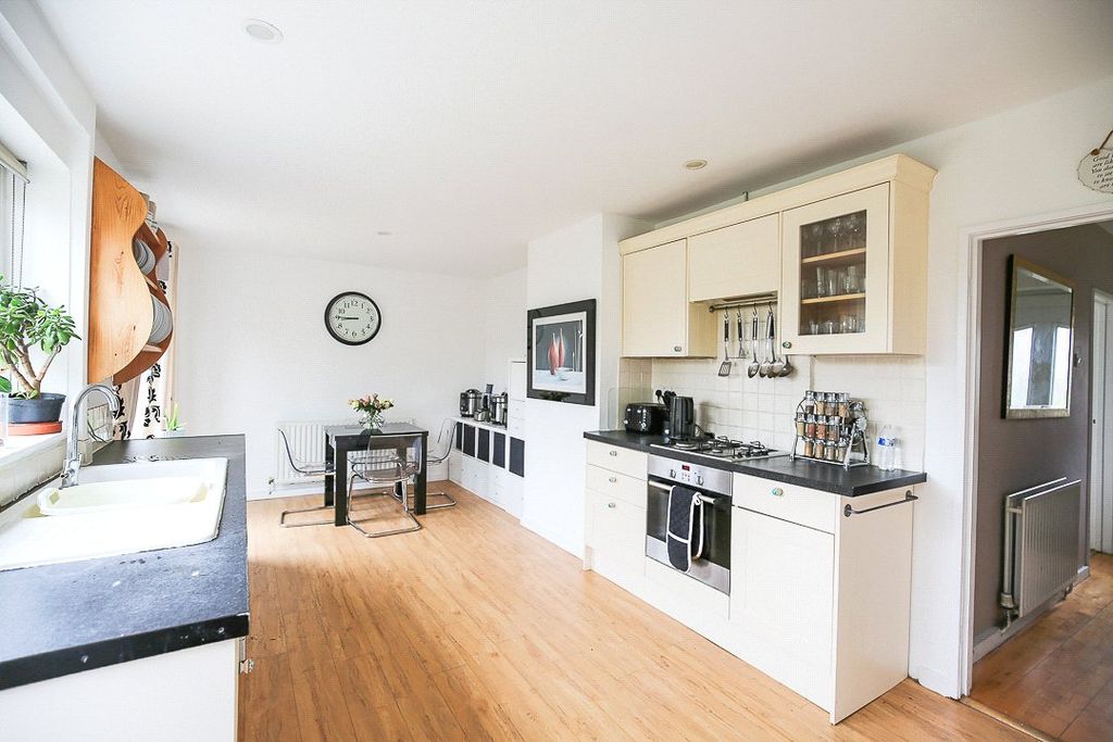 Property photo 2 of 20 Picture No. 17