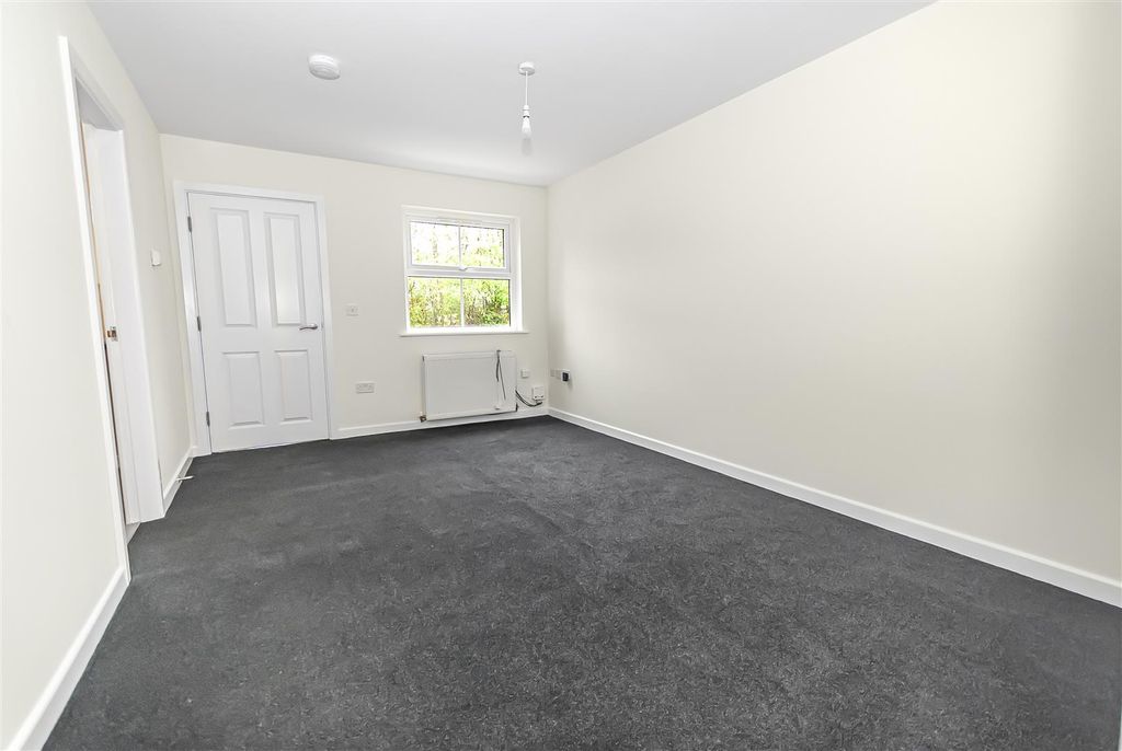 Property photo 3 of 9 Living Room
