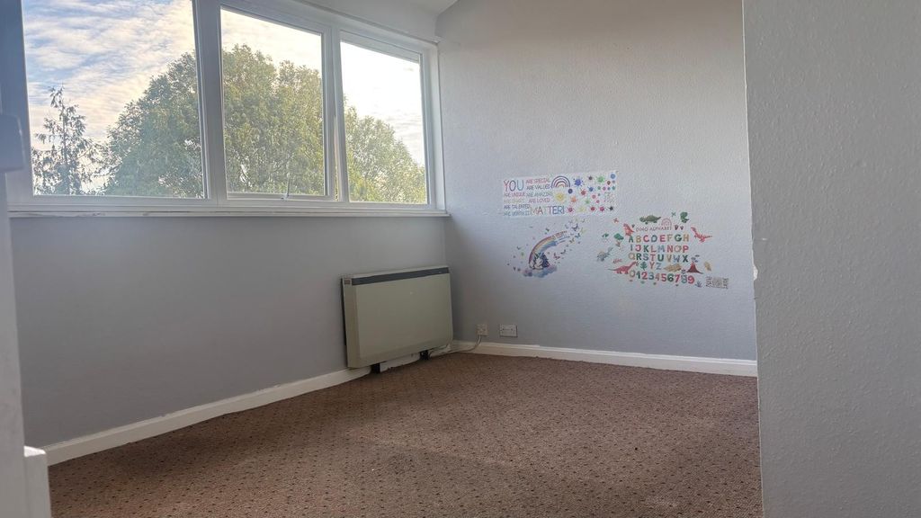 Property photo 2 of 3