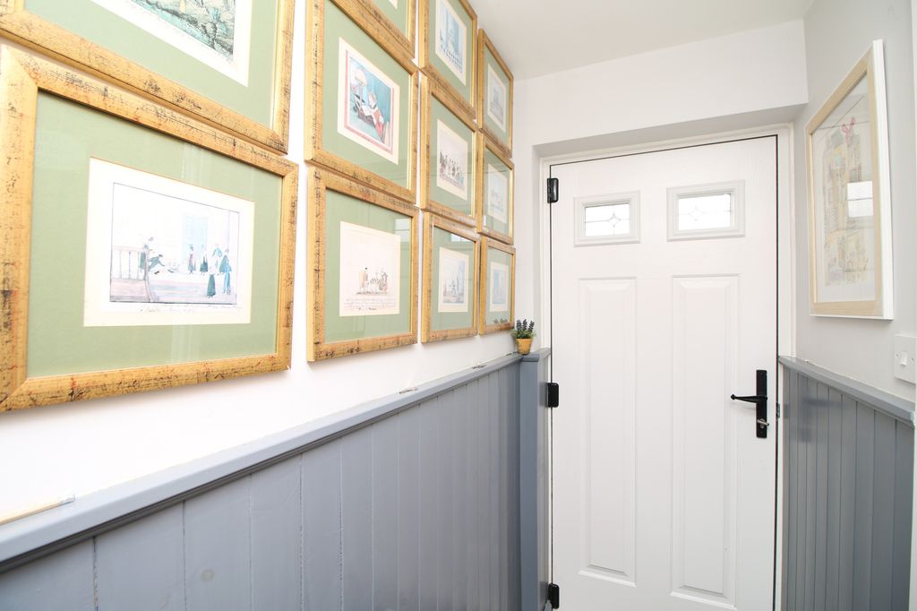 Property photo 3 of 34