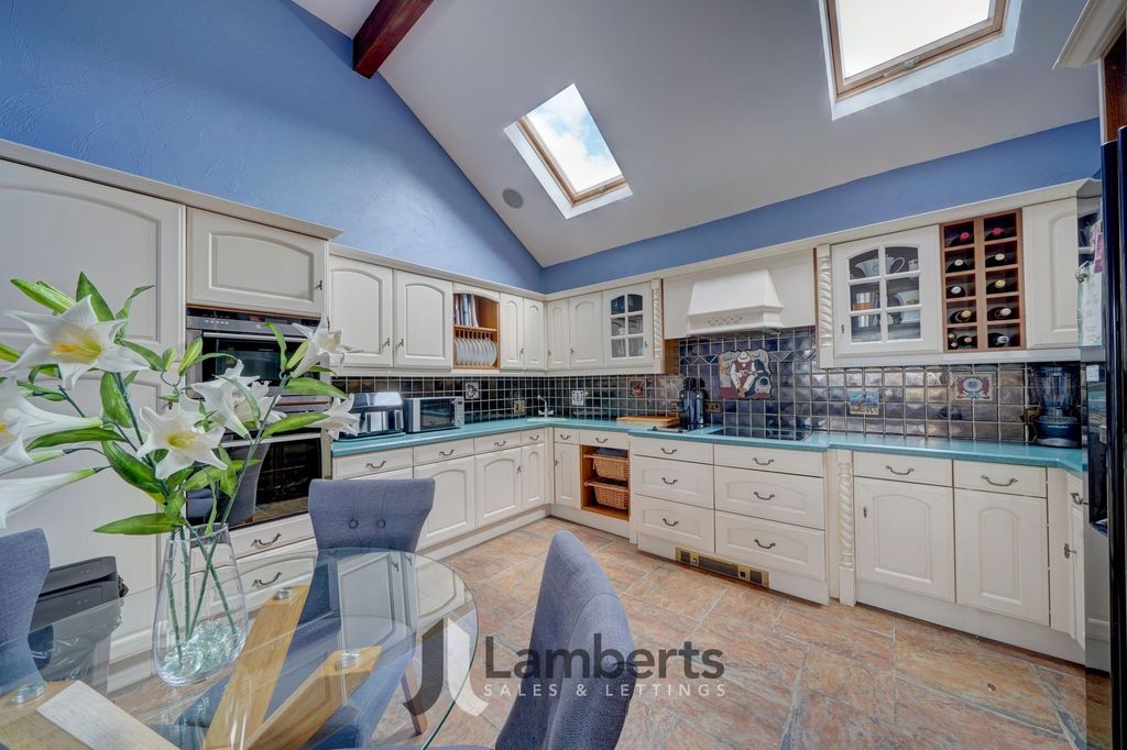 Property photo 3 of 48 Kitchen/Diner