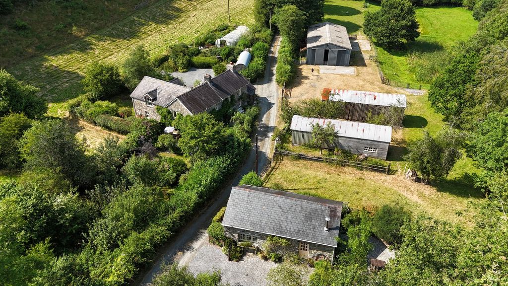 Property photo 3 of 67 Farmhouse/Cottage And Outbuildings