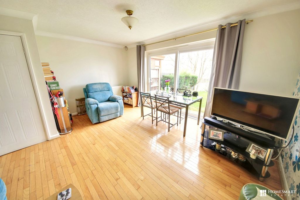 Property photo 3 of 17 Lounge / Dining Room