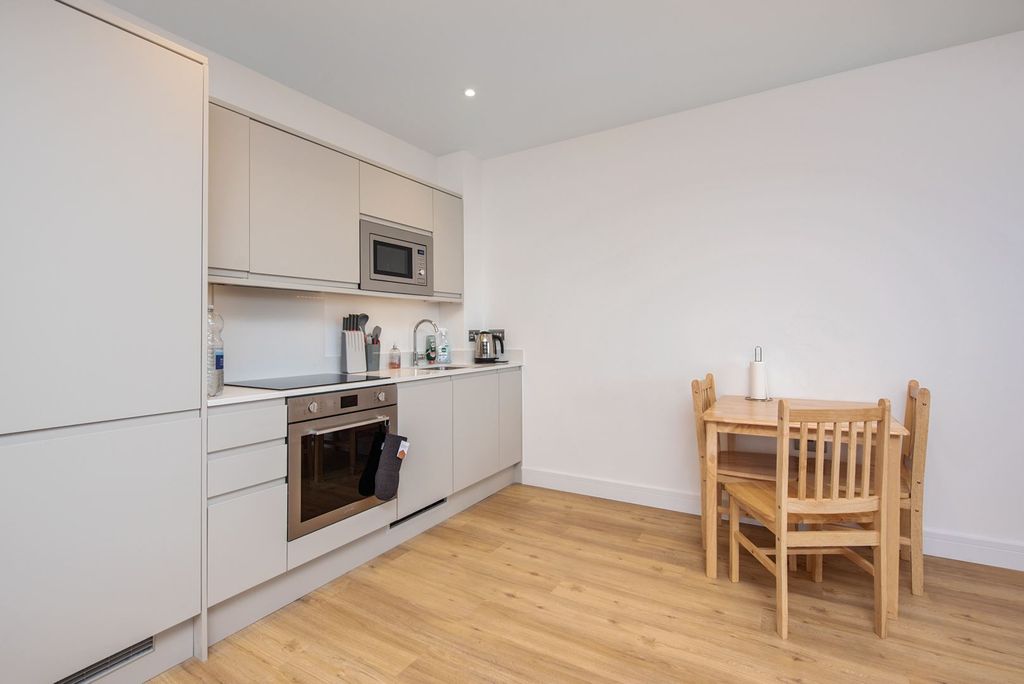 Property photo 1 of 7 Kitchen