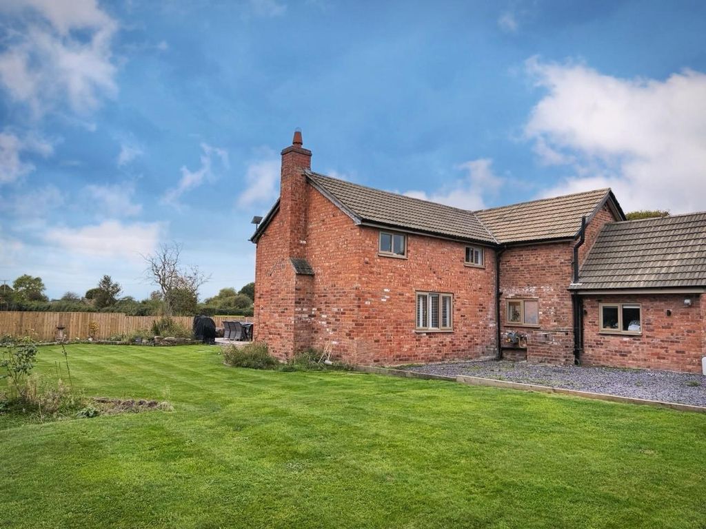 Property photo 2 of 17 Side1.Jpg