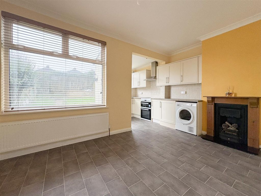 Property photo 3 of 24 Dining Room