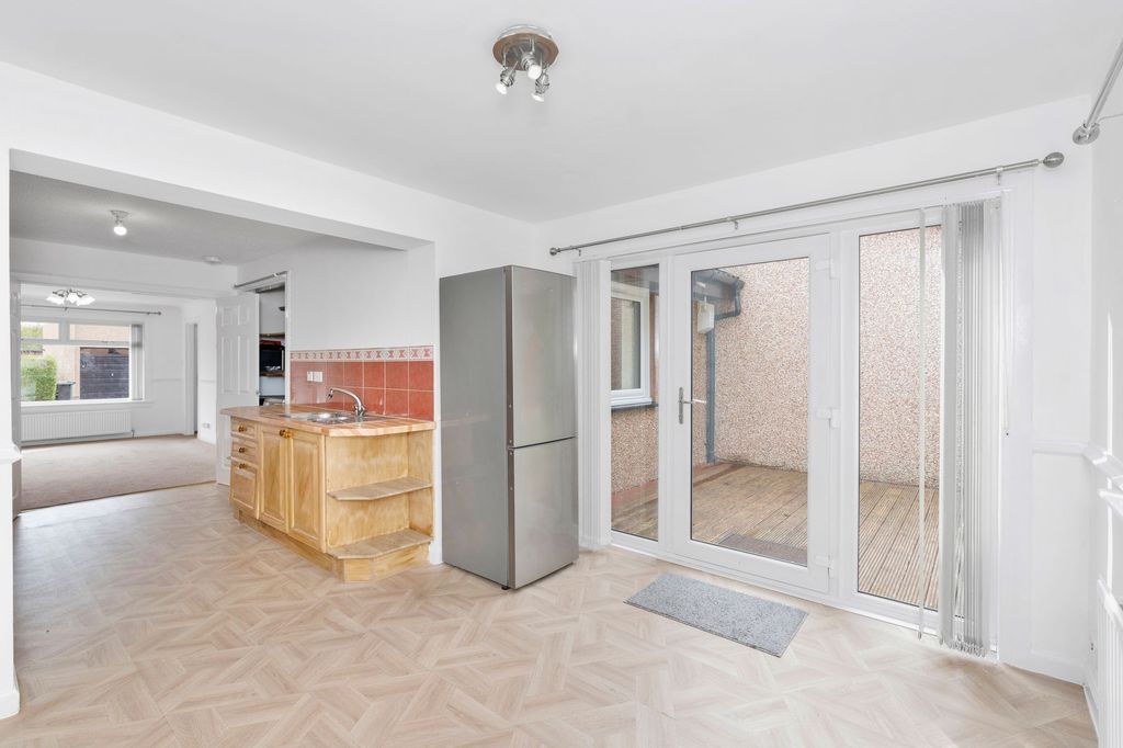 Property photo 2 of 30 Kitchen/Dining Area