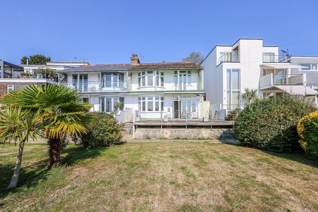 Property photo 1 of 33