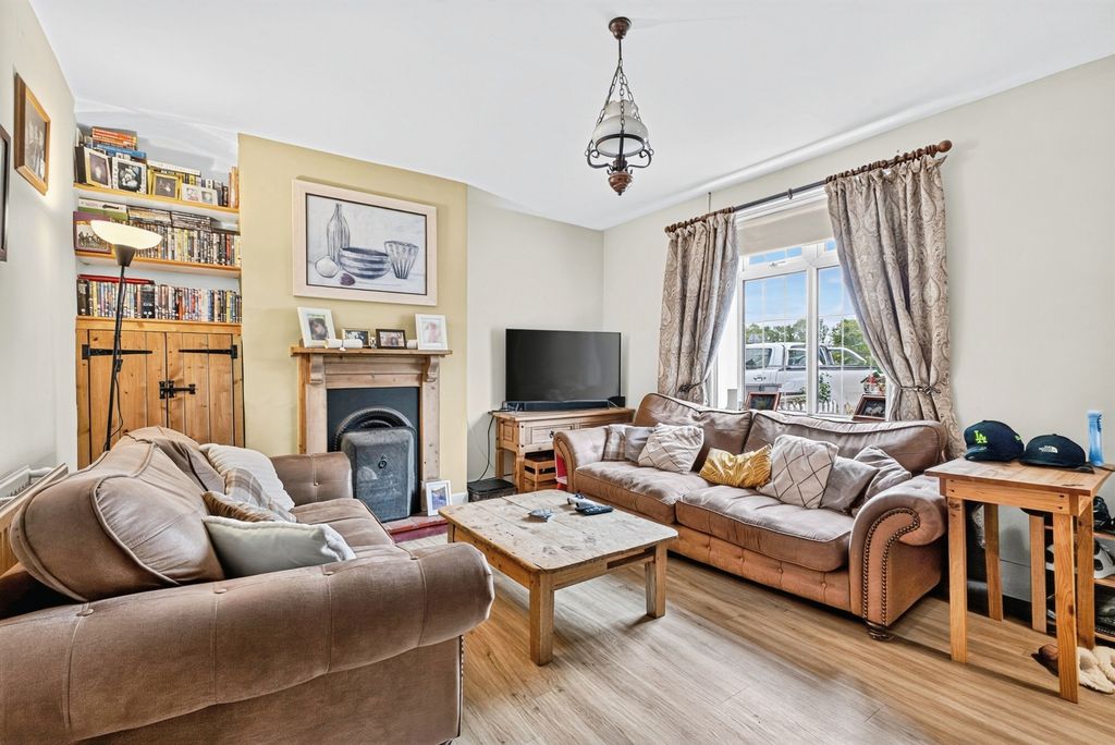 Property photo 3 of 16