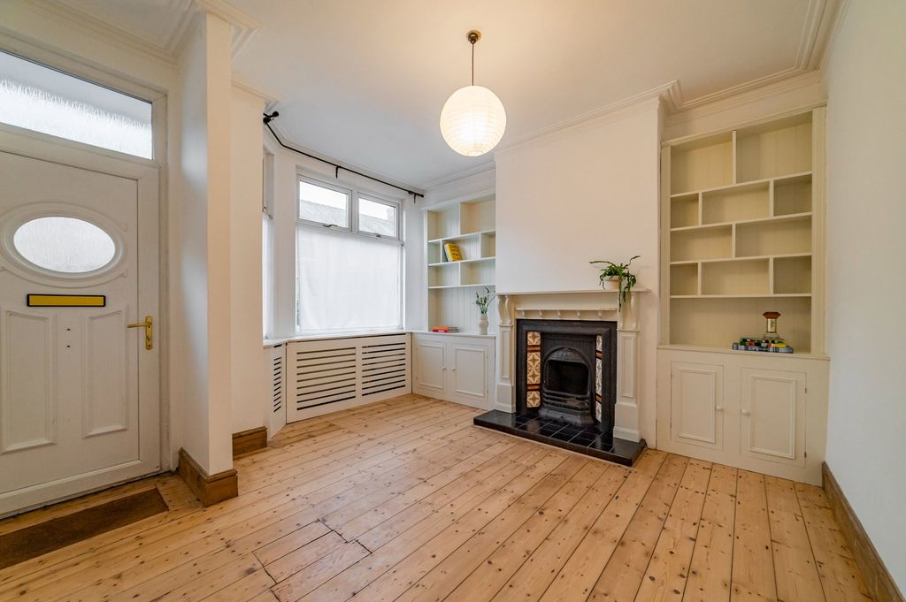 Property photo 2 of 16
