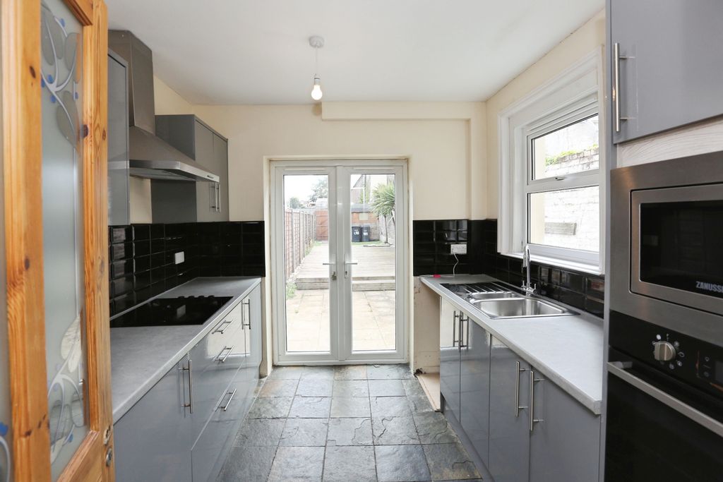 Property photo 2 of 14 Image
