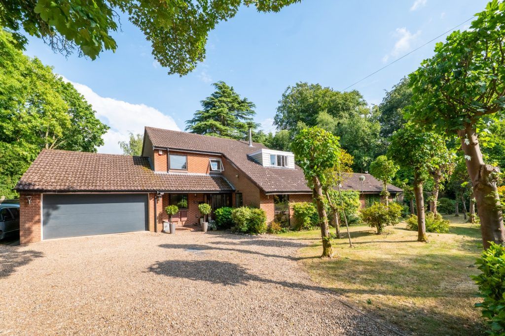 Property photo 2 of 32