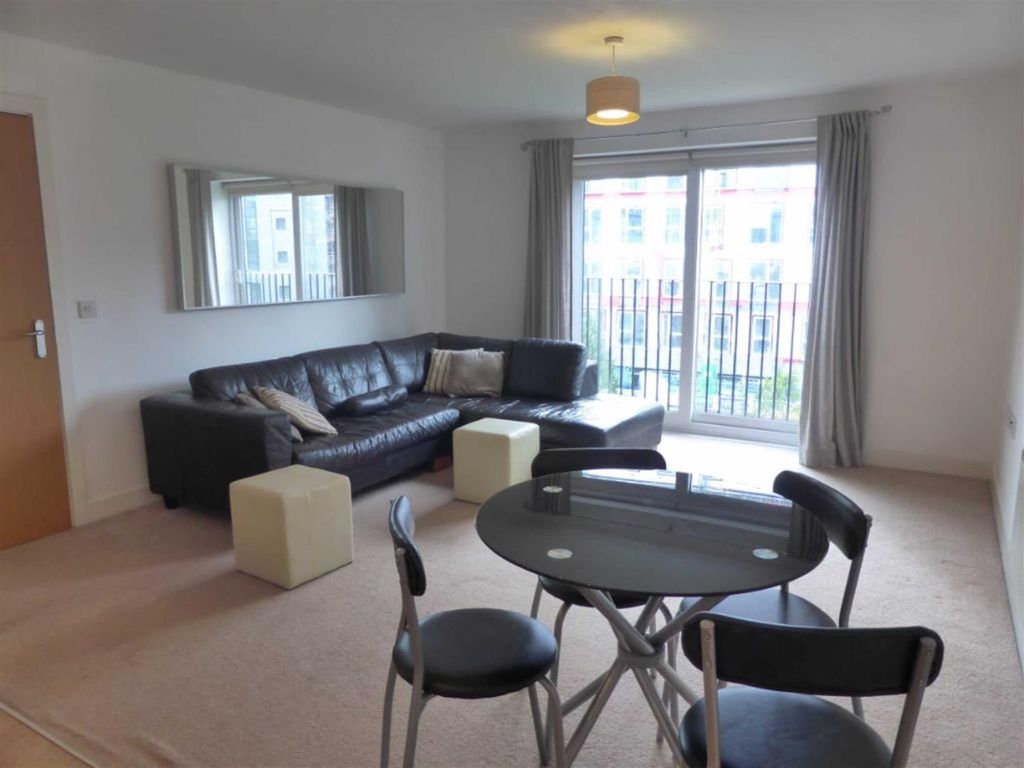 Property photo 2 of 8