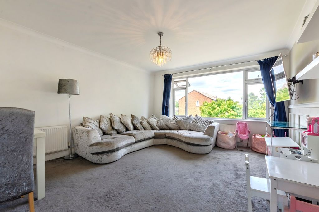 Property photo 2 of 9